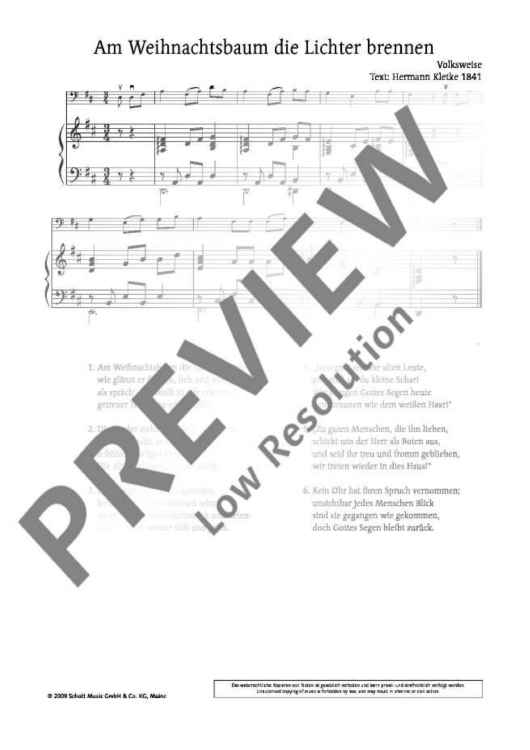 Am Weihnachtsbaum die Lichter brennen